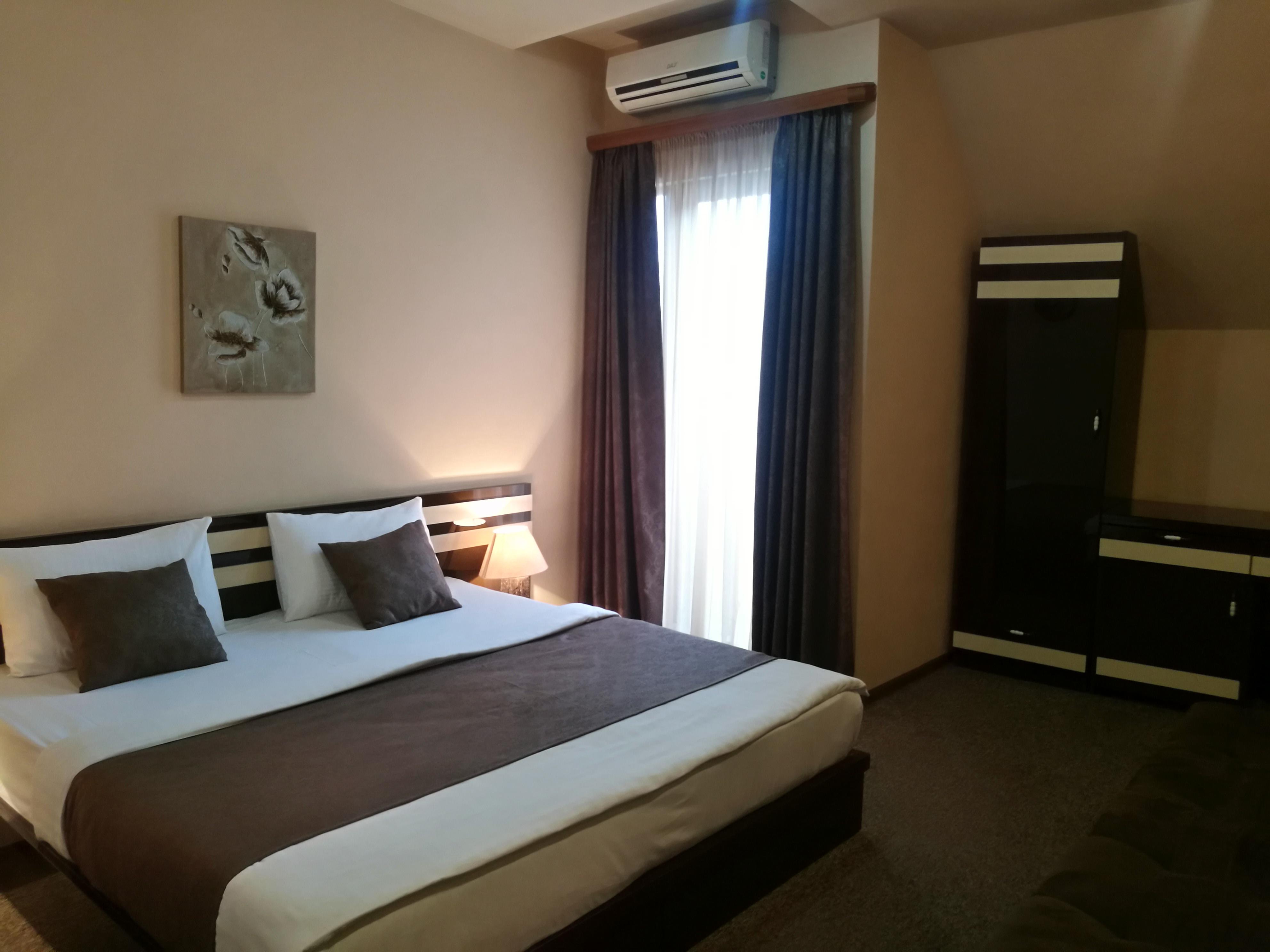 Hotel Diplomat Tbilisi Luaran gambar