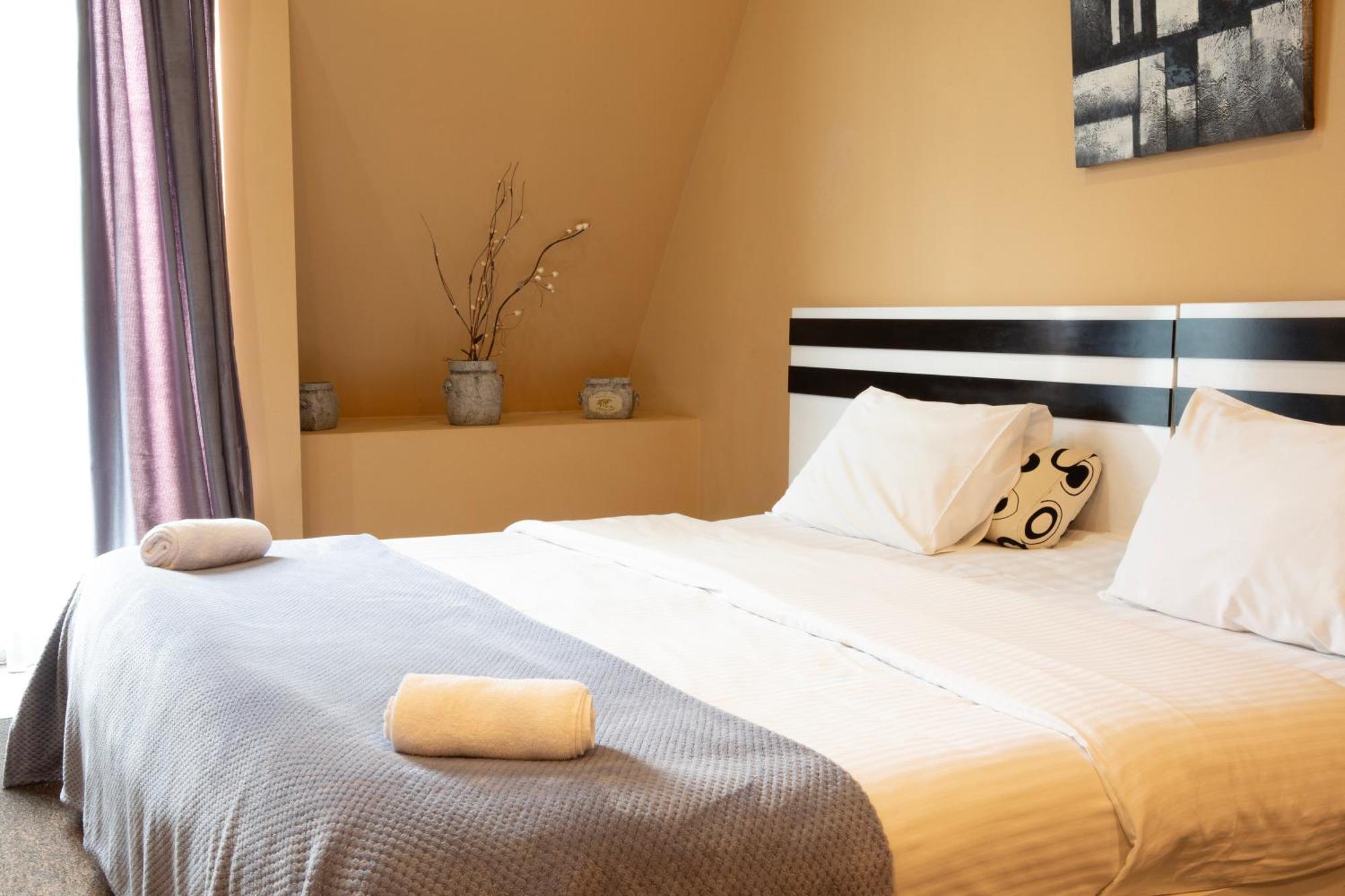 Hotel Diplomat Tbilisi Luaran gambar