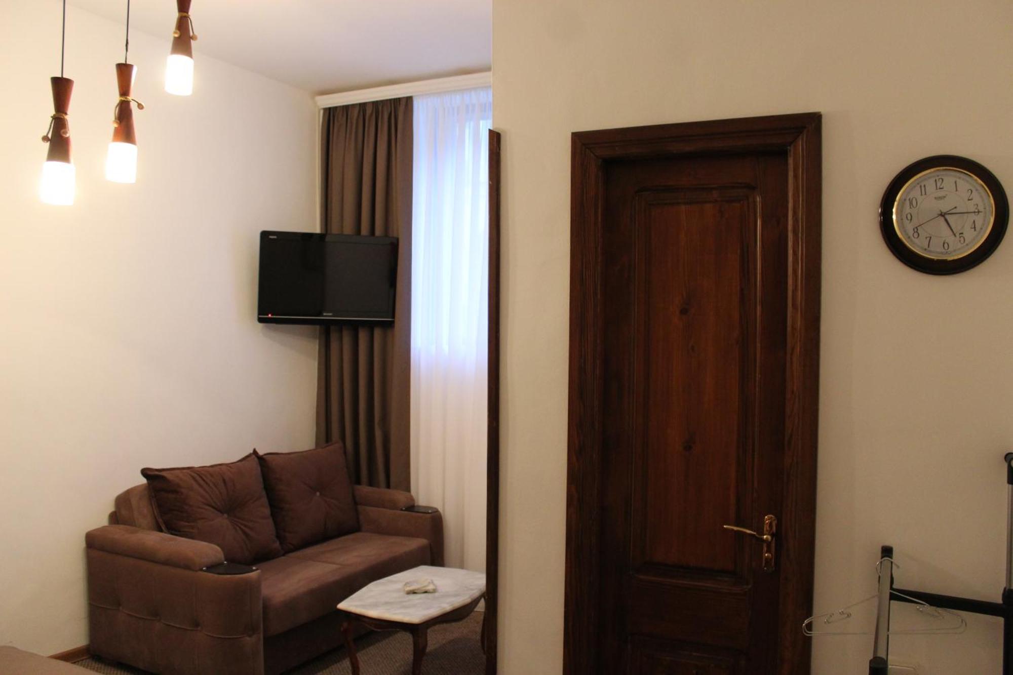 Hotel Diplomat Tbilisi Luaran gambar