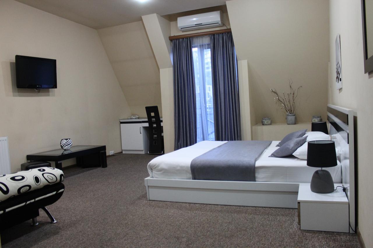 Hotel Diplomat Tbilisi Luaran gambar