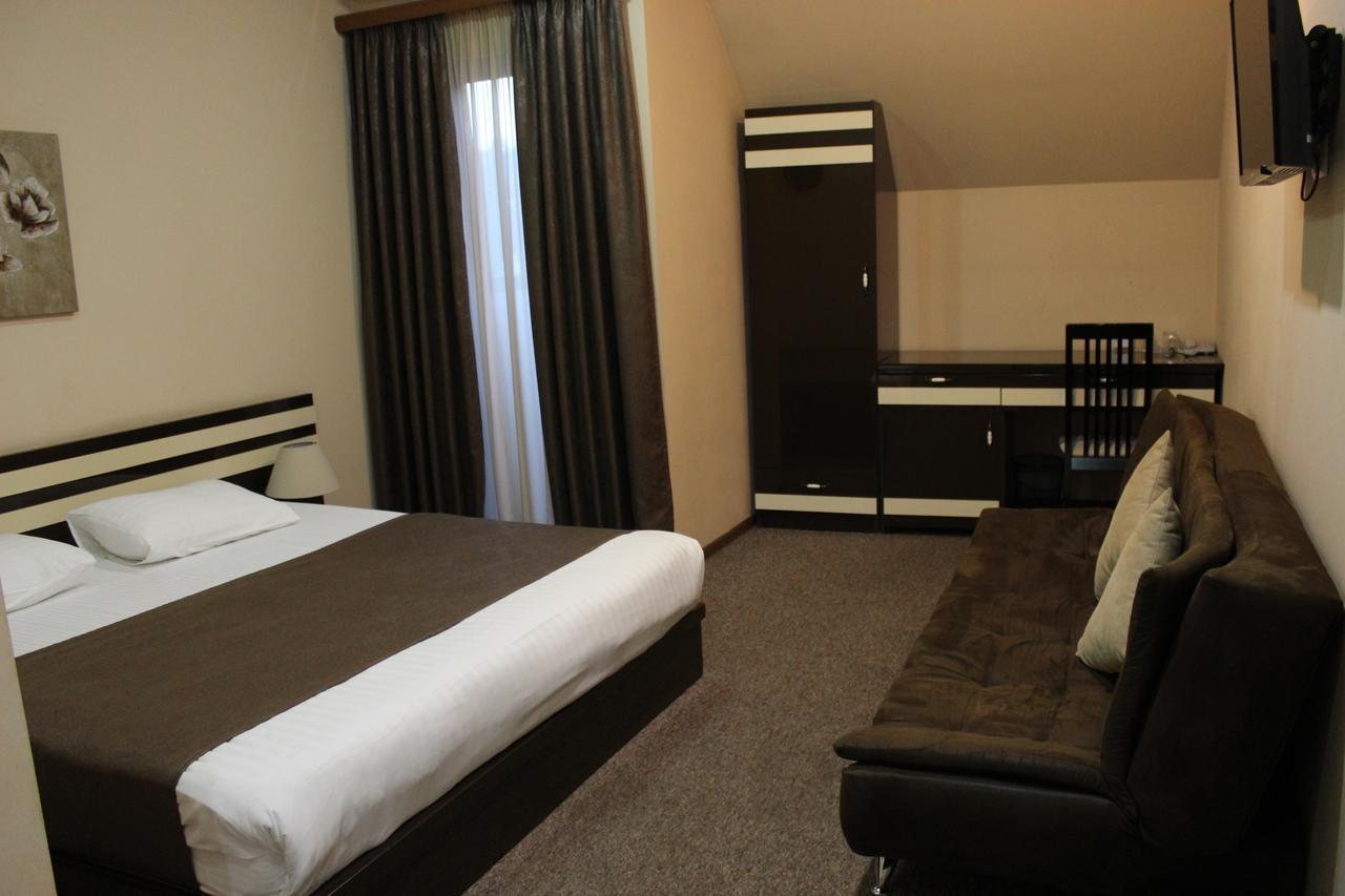 Hotel Diplomat Tbilisi Luaran gambar