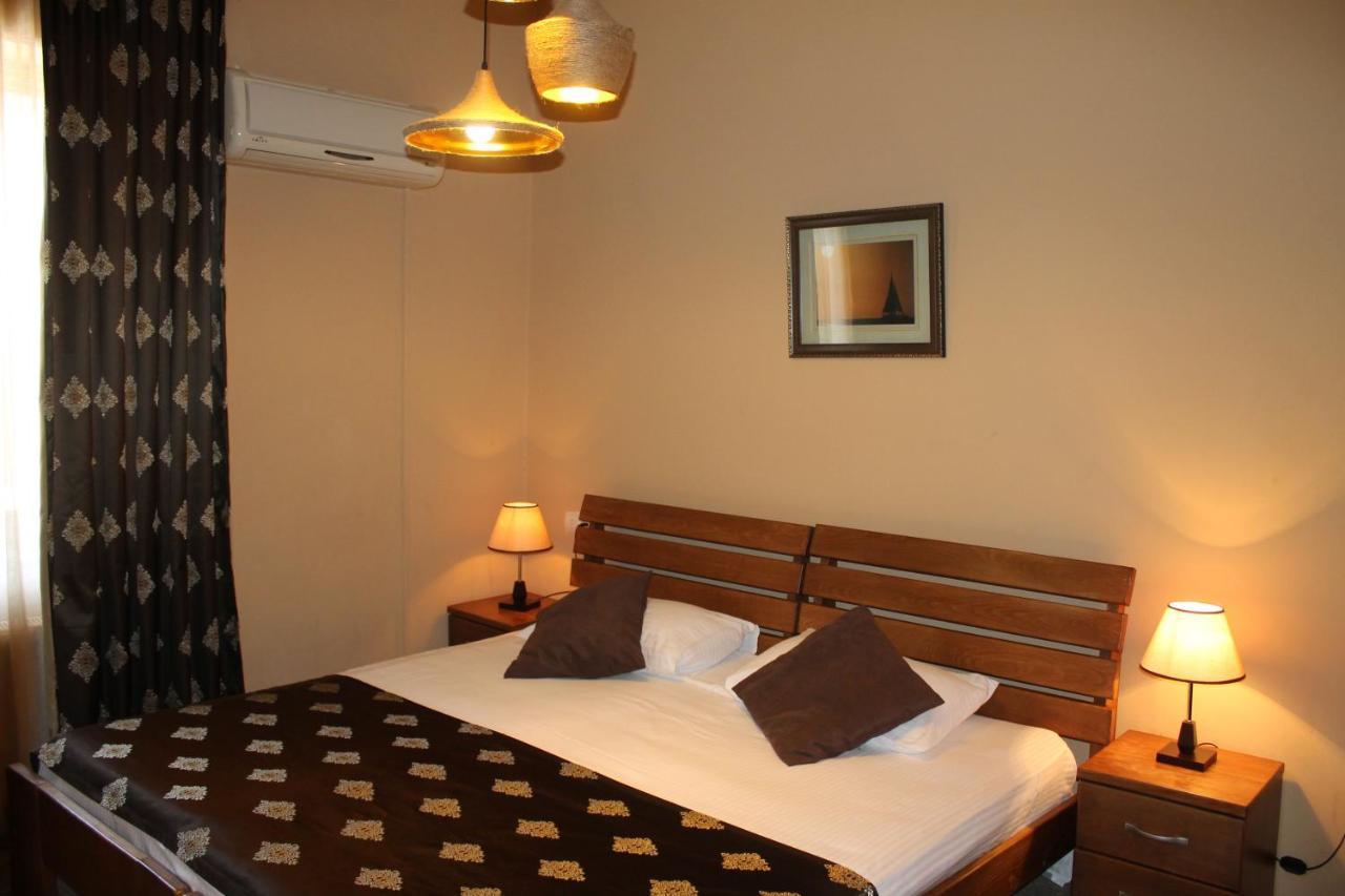 Hotel Diplomat Tbilisi Luaran gambar