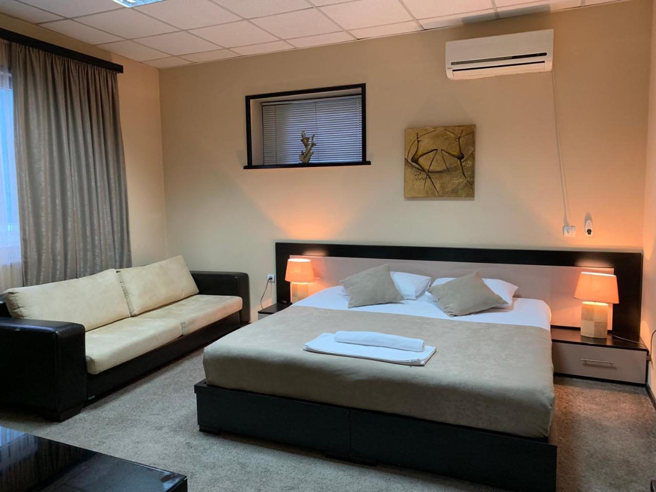 Hotel Diplomat Tbilisi Luaran gambar