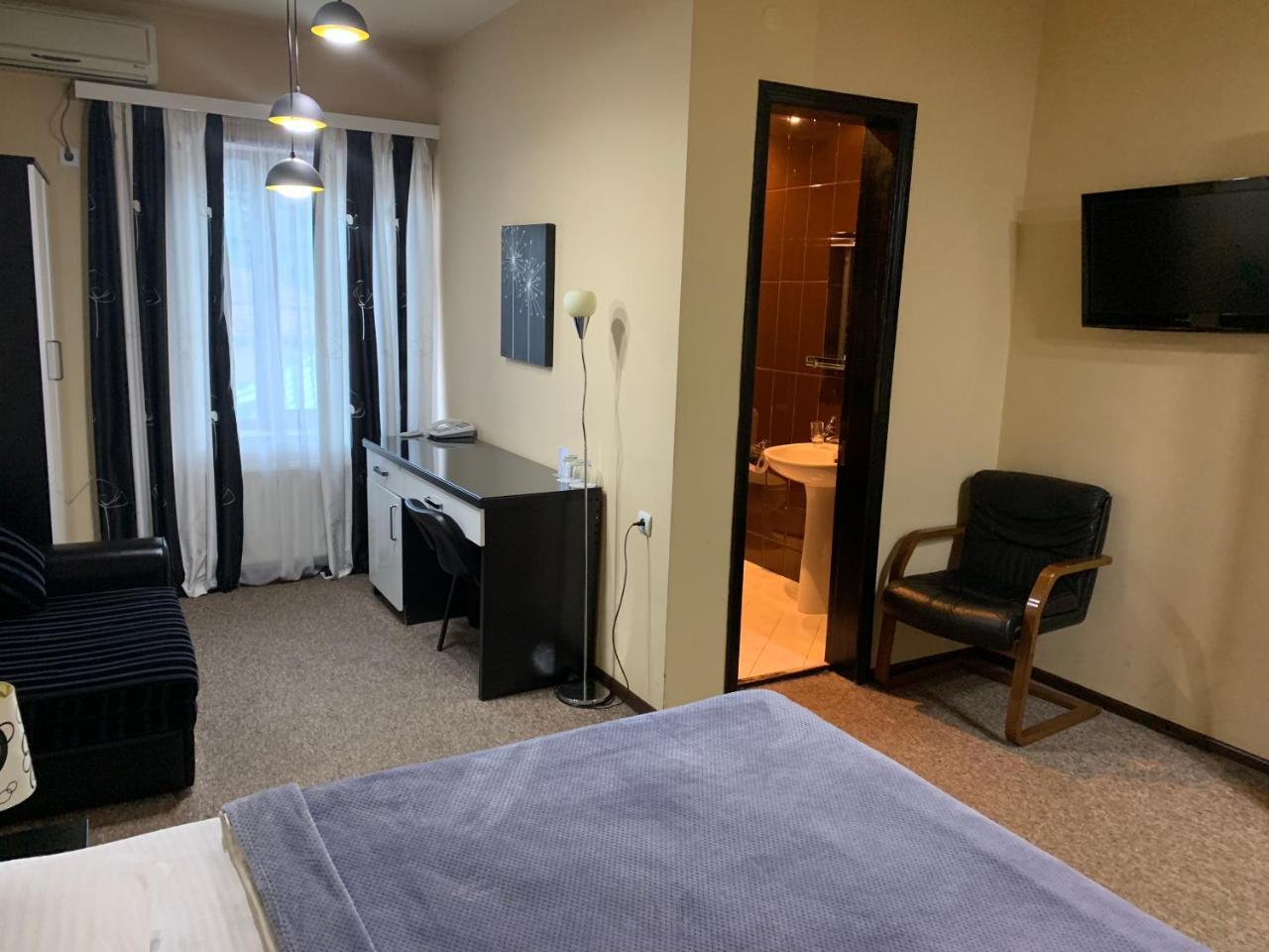 Hotel Diplomat Tbilisi Luaran gambar
