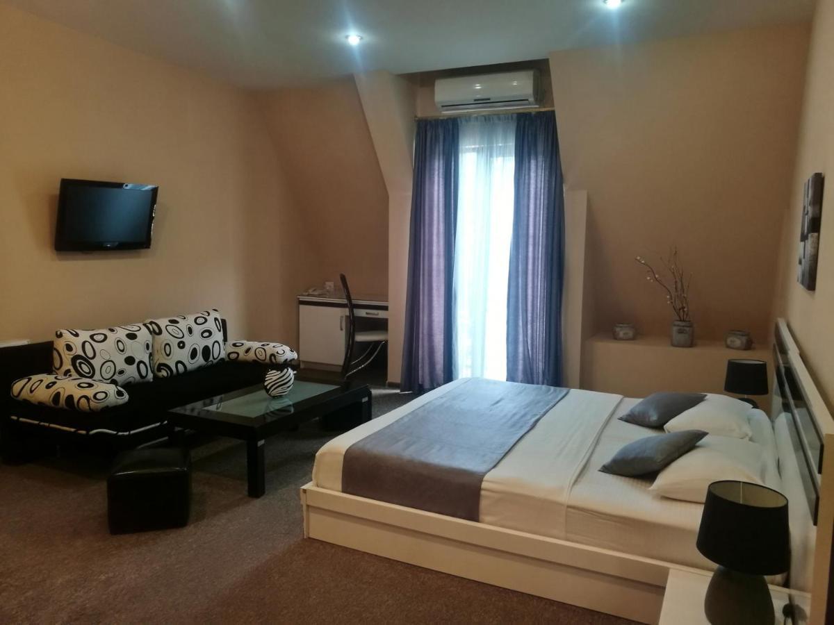Hotel Diplomat Tbilisi Luaran gambar