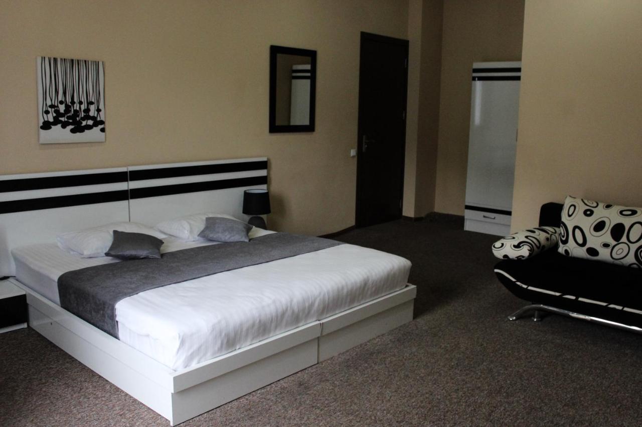 Hotel Diplomat Tbilisi Luaran gambar