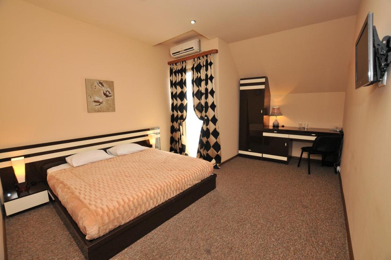 Hotel Diplomat Tbilisi Luaran gambar